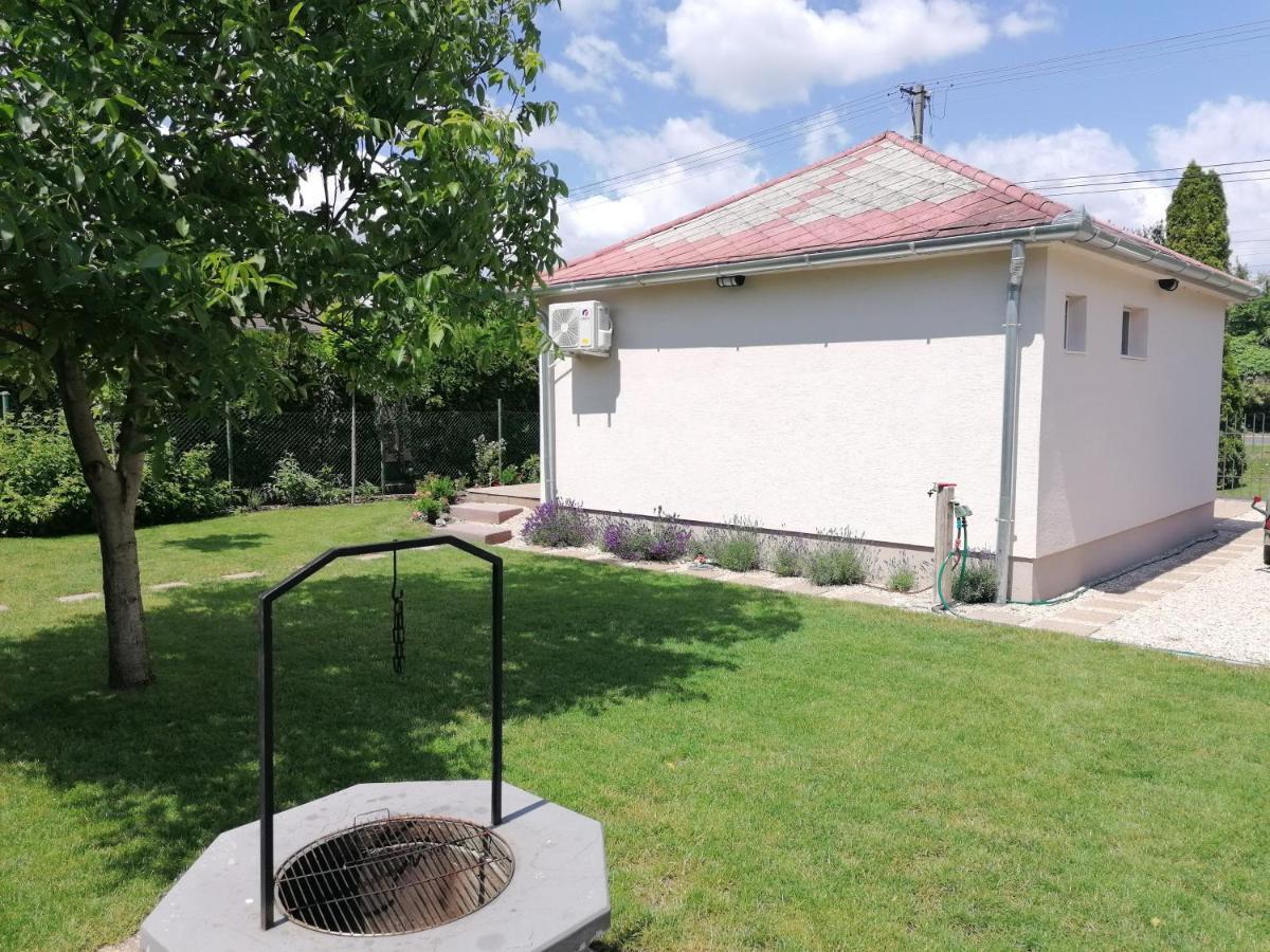 Levelke Mini Apartman Gardony Exterior photo